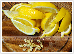 нарезанные лимоны